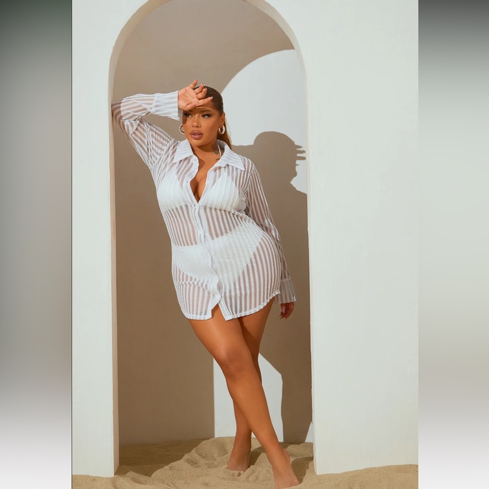 Breezy white cover-up blouse🤍